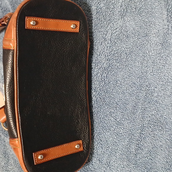 Dooney and Bourke Leather Purse - Picture 3 of 16